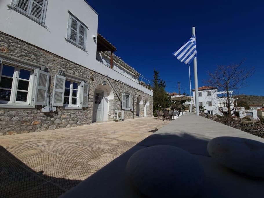 Smaragdas Paradise Hydra  Bagian luar foto