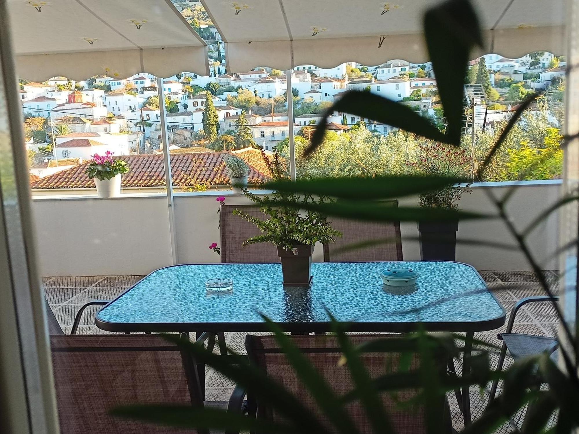 Smaragdas Paradise Hydra  Bagian luar foto